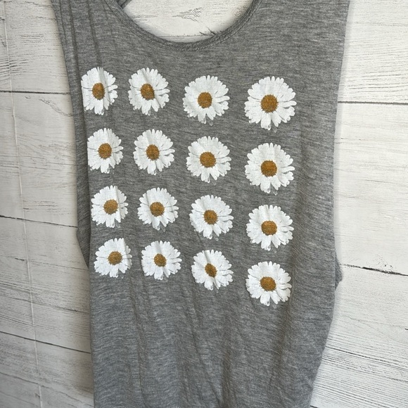 Fifty Street Twist Open Back Floral Tank | SIZE S - Picture 2 of 6